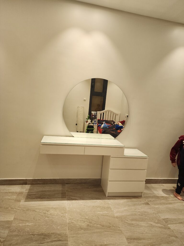 مع فريق متخصص في الترميمات العامة، نعيد لمكانك رونقه من خلال إصلاح الجدران، معالجة العيوب، تشطيبات عصرية وتجديد الواجهات، باستخدام مواد عالية الجودة وتقنيات متطورة. 768x1024