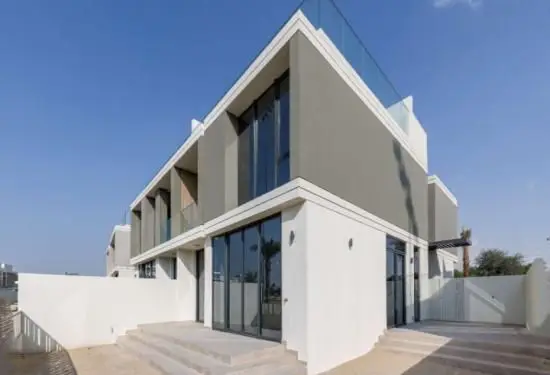 نقدم حلول الترميم الشامل للمنازل والشقق والفلل، من إصلاح التشققات وتجديد الأرضيات إلى التشطيبات الحديثة وعزل الأسطح، لنمنحك مظهرًا راقيًا وحياة أكثر راحة.